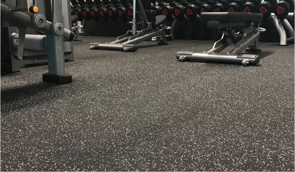 Gym rubber floor installation